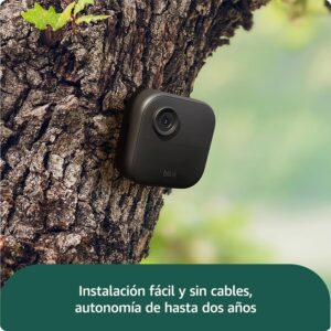 Chollo Blink Outdoor 4 + Cámara Mini 2K+ Blink Blanco (última generación) | cámara de seguridad inteligente HD sin cables, 2 años de autonomía| sistema de 4 cámara con Sync Module Core...