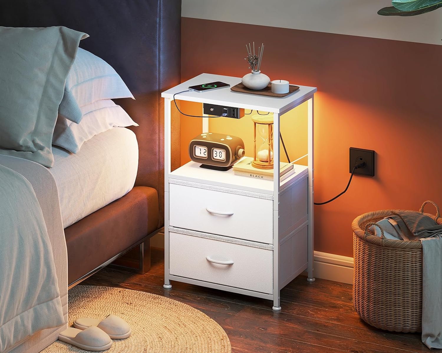Chollo Coleshome Mesitas de Noche, con Enchufe, 2 Puertos USB y Tira de Luces LED, Mesita de Noche con 2 Cajones de Tela y 1 Espacio de Almacenamiento, 40 x 30 x 60 cm, 1 Paquete